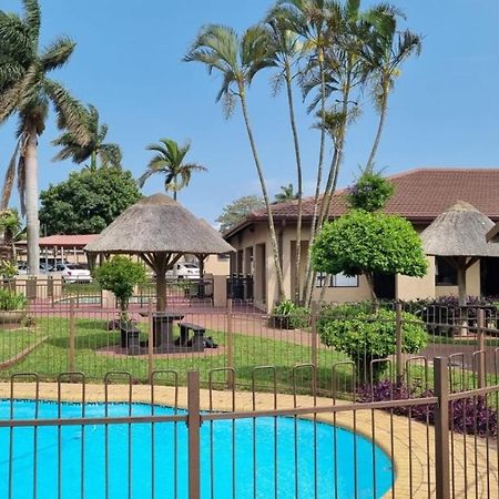 Gecko Inn Richards Bay Extérieur photo