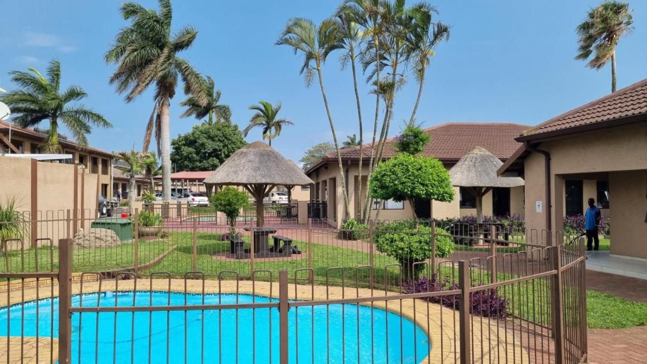 Gecko Inn Richards Bay Extérieur photo