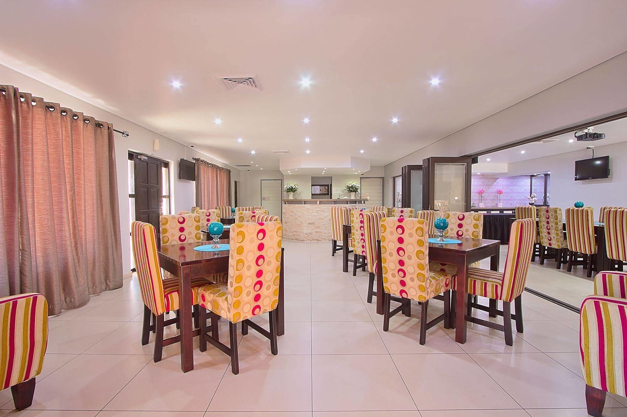 Gecko Inn Richards Bay Extérieur photo